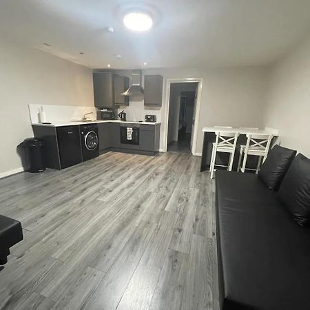 Ryan I Air I Bnb - 147-153 Mill Street - Free Parking Liverpool Exterior photo